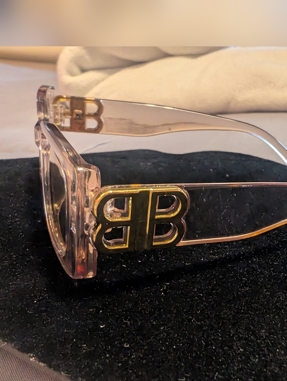 Fashion Jewelry Clear Pink Sunglasses with Gold BB Logo